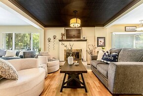 LUXURIOUS 5,500 sqft Home: 5 Br/5 Ba | PRIVATE Pool & Hot Tub | STEPS 