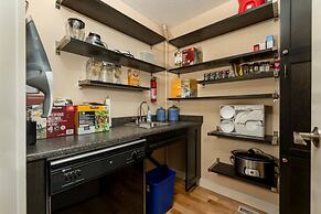 LUXURIOUS 5,500 sqft Home: 5 Br/5 Ba | PRIVATE Pool & Hot Tub | STEPS 