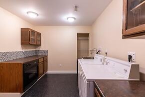 LUXURIOUS 5,500 sqft Home: 5 Br/5 Ba | PRIVATE Pool & Hot Tub | STEPS 