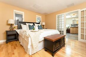 LUXURIOUS 5,500 sqft Home: 5 Br/5 Ba | PRIVATE Pool & Hot Tub | STEPS 