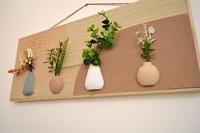 Beautiful Two-bed Apartment With Driveway Parking