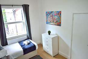 Beautiful Two-bed Apartment With Driveway Parking