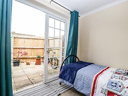 8A Rosewood Avenue