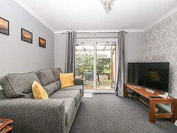 8A Rosewood Avenue