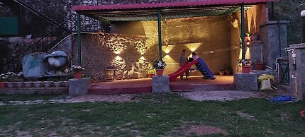 Veenu's Cottage