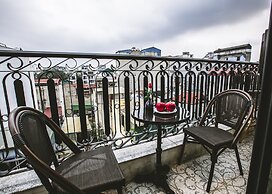 Golden Legend Boutique Hotel