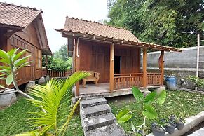 Mbok Niem Cafe and Cottage