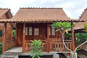Mbok Niem Cafe and Cottage