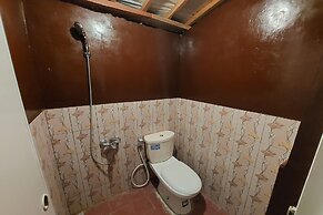 Mbok Niem Cafe and Cottage