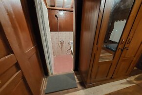 Mbok Niem Cafe and Cottage