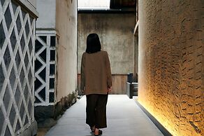 BYAKU Narai
