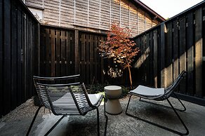 BYAKU Narai