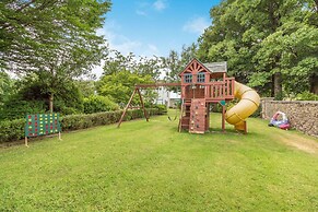 Fence House
