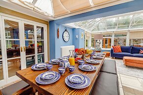 Fence House