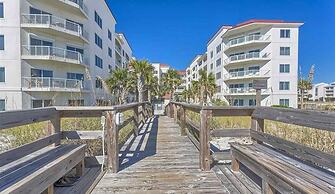 Palm Beach A54 1 Bedroom Condo by Redawning
