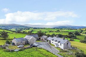 Orsedd Wen Farmhouse