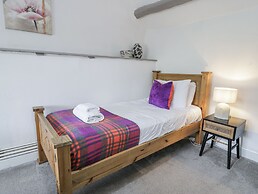 Orsedd Wen Farmhouse