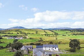 Orsedd Wen Farmhouse