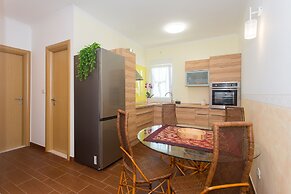 Summer Seaside Pearl Apartment Kastela