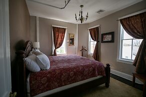 Nauvoo Temple House Hotel