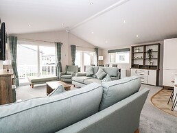 Broadland Sands Lodge