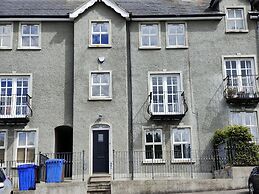 Castleview Large 3 Bedroom Family House - Glenarm