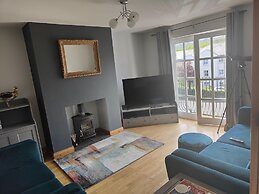 Castleview Large 3 Bedroom Family House - Glenarm