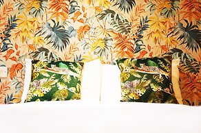 Zen Garden Cottage - Sleeps 2 - Patio & Parking