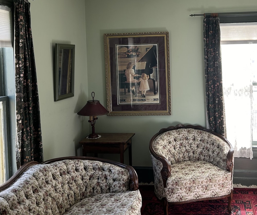 The Garrison House Inn