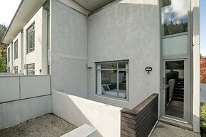 LOMOND RETREAT - NEAR CBD EXECUTIVE APARTMENT