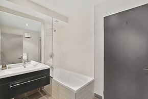 LOMOND RETREAT - NEAR CBD EXECUTIVE APARTMENT