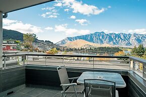 LOMOND RETREAT - NEAR CBD EXECUTIVE APARTMENT