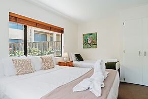 TOWN CENTRE LOCATION WITH STUNNING VIEW - UNIT 1