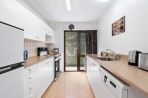 TOWN CENTRE LOCATION WITH STUNNING VIEW - UNIT 8