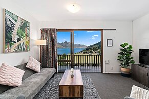 TOWN CENTRE LOCATION WITH STUNNING VIEW - UNIT 8