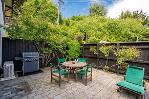 TOWN CENTRE LOCATION WITH STUNNING VIEW - UNIT 8