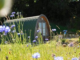 Cosy Pod-cabin Near Beautiful Landscape in Omagh