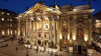 Exclusive 4-bed House 10 Minutes From Newcastle