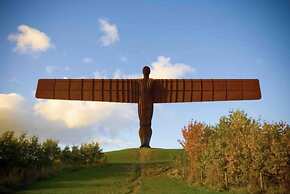 Exclusive 4-bed House 10 Minutes From Newcastle