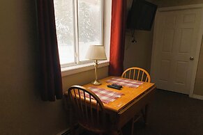 Love Hotels St John River by OYO at Fort Kent ME