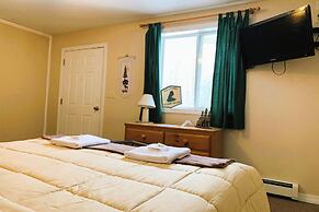 Love Hotels St John River by OYO at Fort Kent ME