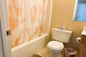 Love Hotels St John River by OYO at Fort Kent ME