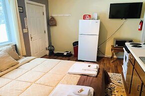 Love Hotels St John River by OYO at Fort Kent ME