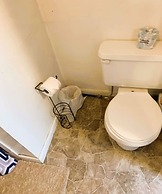 Love Hotels St John River by OYO at Fort Kent ME