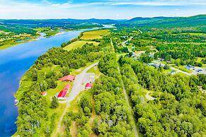 Love Hotels St John River by OYO at Fort Kent ME