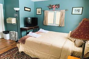 Love Hotels St John River by OYO at Fort Kent ME