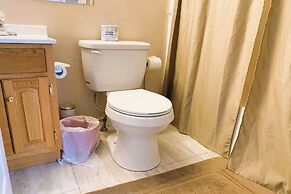 Love Hotels St John River by OYO at Fort Kent ME