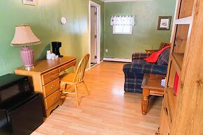 Love Hotels St John River by OYO at Fort Kent ME