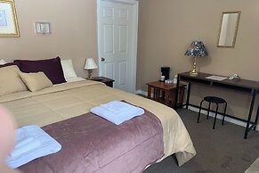 Love Hotels St John River by OYO at Fort Kent ME