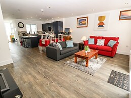 9 Breakwater Way